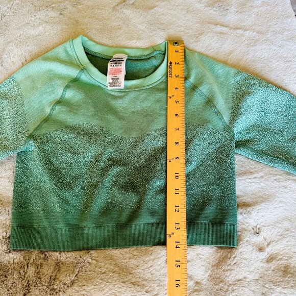 Gymshark Shirt Womens Medium Green Ombre Long Sleeve Crop Top Logo - Picture 6 of 11